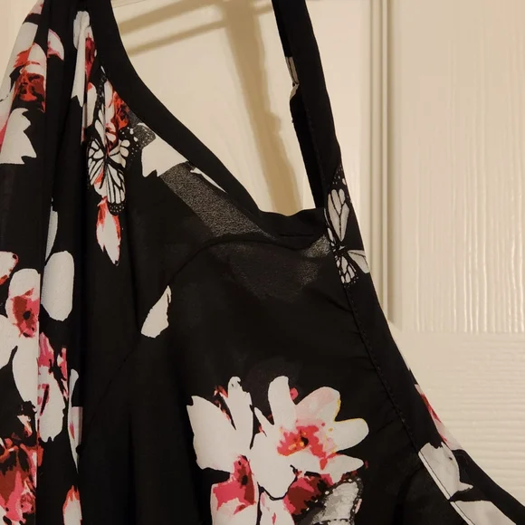 Torrid 3X Women's cold shoulder black floral blouse w/elastic bottom - Picture 4 of 6